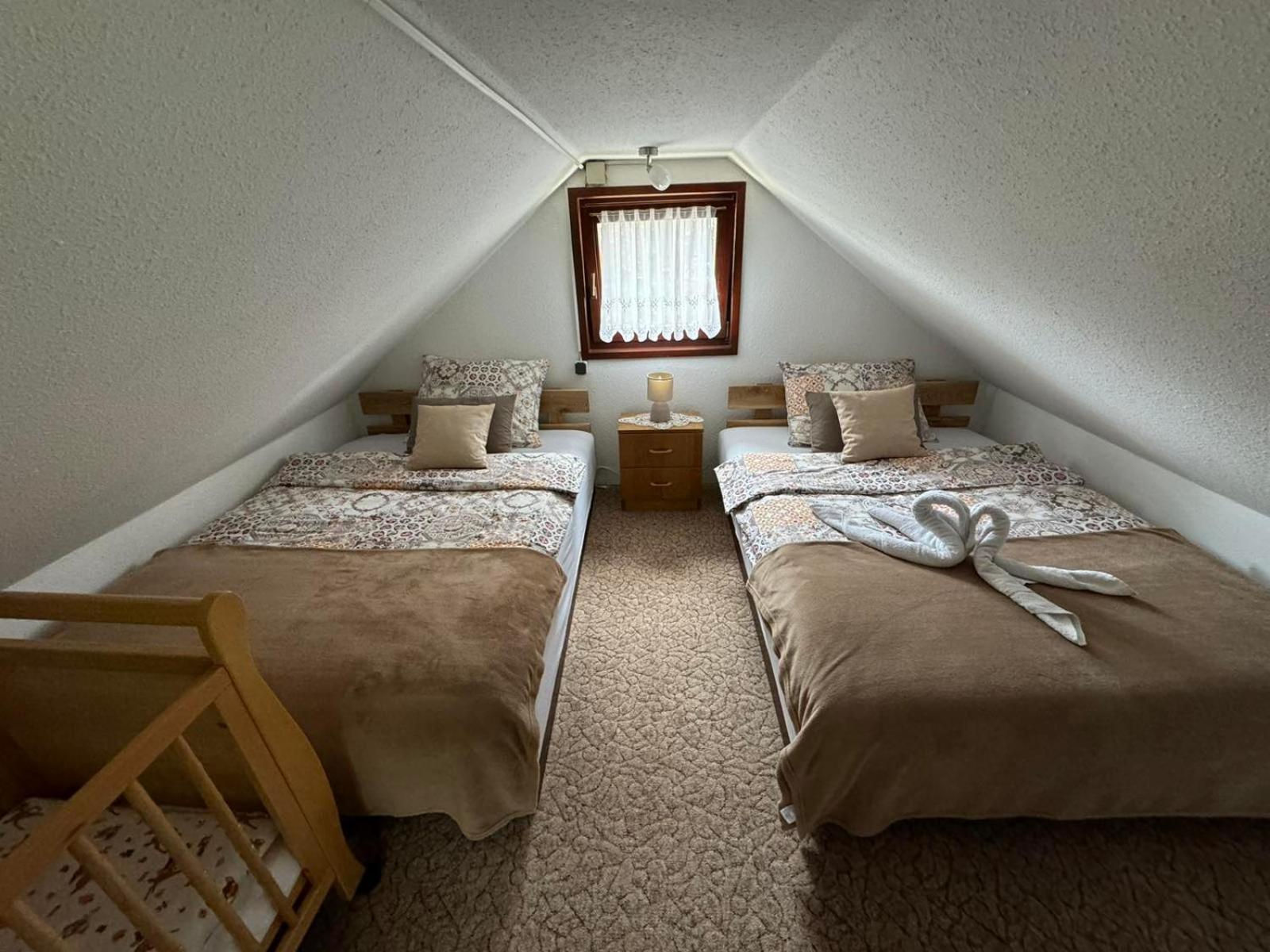 Holiday Home Manda Tounj Exterior photo